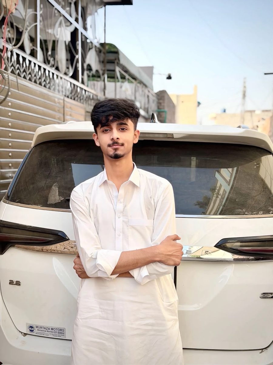 Mahad Naeem, founder of E-commerce with Mahad